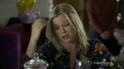 Okay, lady, please don't cry. - Love at First Glance