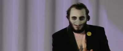 Okay, (lapping) let's give
a warm round of applause - The People's Joker