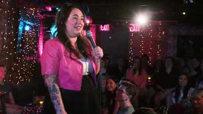 -Okay. [laughs]
-[audience laughs] - Liza Treyger: Night Owl