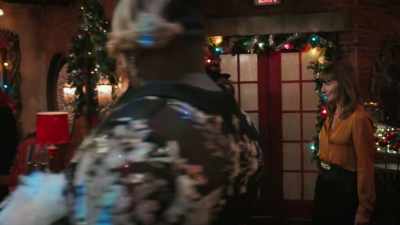 - Okay.
- [LAUGHS] - Zoey's Extraordinary Christmas