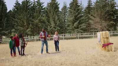 - Okay.
[laughs] - Mistletoe in Montana