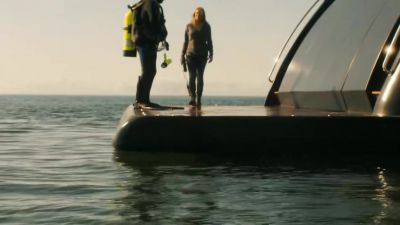 Okay, let's be quick. - Fear the Walking Dead