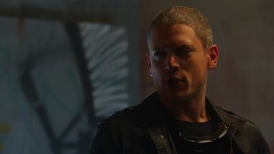 Okay, let's both take a deep breath. - DC's Legends of Tomorrow