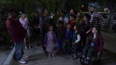 Okay. Let's... everyone... let's go.
I got this, okay? I can take it from here. - Cheaper by the Dozen