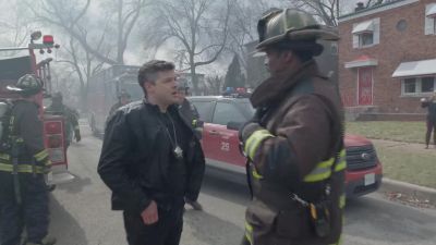 Okay, let's get a line inside. - Chicago Fire