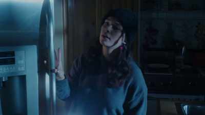 - Okay.
Let's go to her room. - Picture Perfect Lies