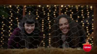 Okay, let's let them sleep. - Under the Christmas Tree