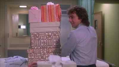 Okay, let's open the presents. - Arthur