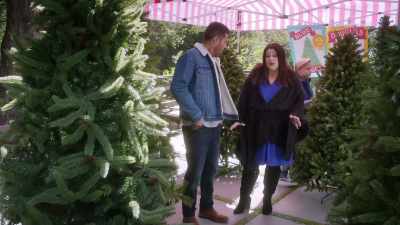 Okay, like, a spruce is not good
for a Christmas tree. - A Country Christmas Harmony