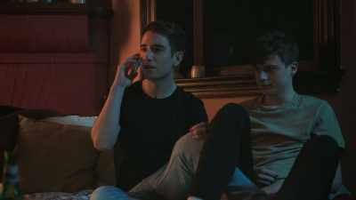 Okay, look around
for some landmarks - Sugar Highs