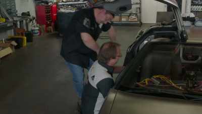 Okay. Looking like
a complete car now. - Expedition: Back To The Future