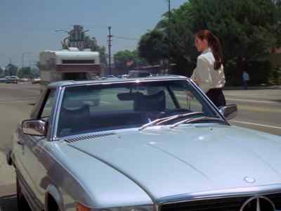 Okay, Louis, let's go.
Come on, Louis, let's move it. - Wonder Woman