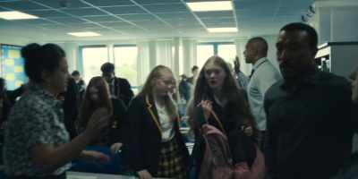 - Okay, make an orderly line.
- I'm so sorry about this. - Adolescence
