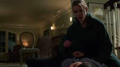 - Okay.
- [mary screams] - Look Who's Stalking