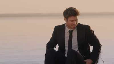 Okay. Maybe we can just paddle. - Team Bride