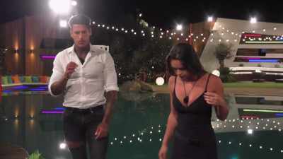 ‐Okay.
‐No, she done to you
what she's done to you‐‐ - Love Island