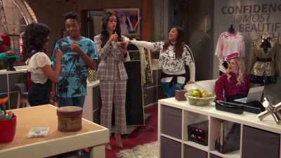 Okay, no, wait. Hold on.
Hold on. Tess, - Raven's Home