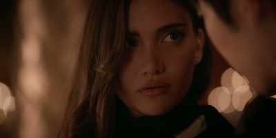 Okay, now close your eyes. - Vampire Academy
