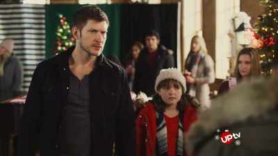 Okay. Okay, I get it. - A Very Country Christmas Homecoming