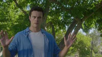 - Okay, okay.
- Okay. - Picture Perfect Lies