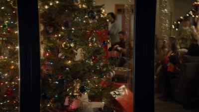 Okay, okay!
Time for the last gift. - Christmas Under the Lights