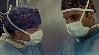 Okay, okay. Watch the lung. - Saving Hope