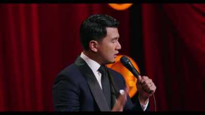 -Okay? Okay, yeah.
-[audience cheers and applauds] - Ronny Chieng: Asian Comedian Destroys America!