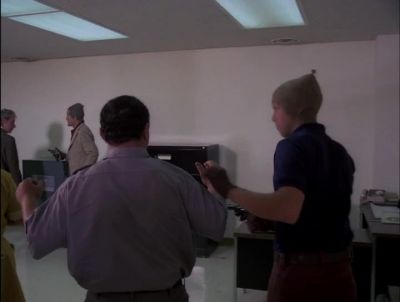 OKAY, OPEN THE ICE BOX. - Hawaii Five-0