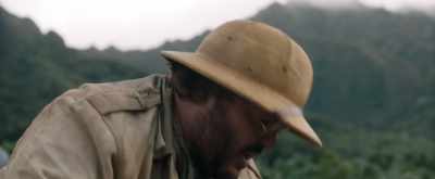 Okay, pinch his nose,
open his mouth, - Jumanji: Welcome to the Jungle