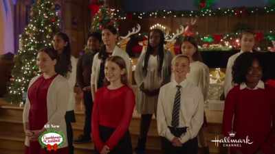 Okay, ready?
Eyes on me. Deep breath. - A Royal Queens Christmas