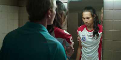Okay, right.
Let's fix your hair, here. - Next Goal Wins
