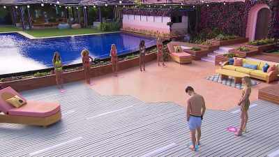 >> OKAY. - Love Island