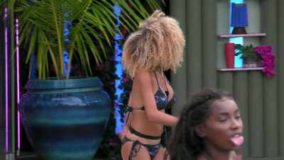 >> OKAY. - Love Island