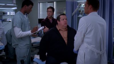 Okay, she saw me. Now I can go. - Grey's Anatomy