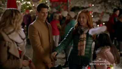 - Okay, see you later!
- See you guys later. - A Veteran's Christmas
