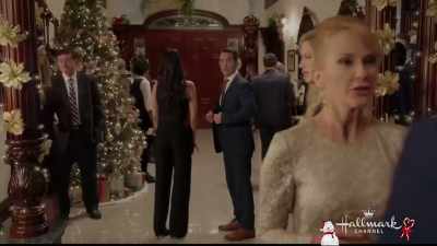 Okay, if she turns around I'm
going to have to say something, - Mingle All the Way