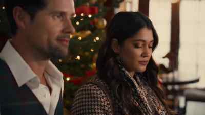 - Okay, that should work.
- Yes. - Christmas with the Singhs