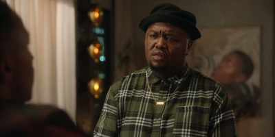 Okay, show her. - A Soweto Love Story