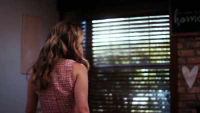 Okay. So, you come back
home, you don't tell anybody. - Valentine's Town