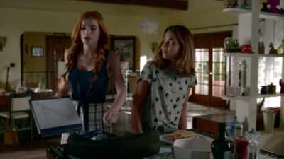 Okay, so when do you
wanna come by set today? - Famous in Love