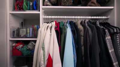 Okay? So, this is where you put
your change, your money, - Get Organized with The Home Edit