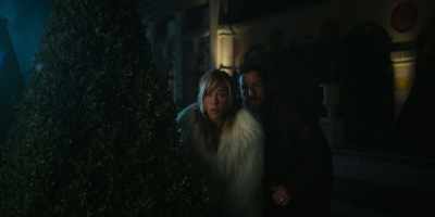 Okay, so that moat's, like, three meters? - Murder Mystery 2