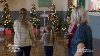 Okay. So, parents - Debbie Macomber's A Mrs. Miracle Christmas