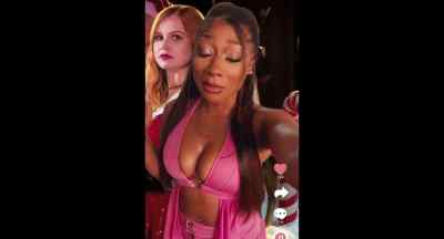 Okay, so, somebody sent me
this look, and I was like, - Mean Girls