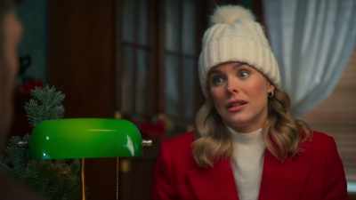 - Okay. Sounds... creative.
- Thank you. - Designing Christmas with You