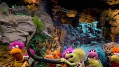 Okay, Sprocket.
Munchie's approaching the microplastics, - Fraggle Rock: Back to the Rock