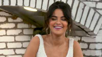 - Okay. - Take your knife, - Selena + Chef