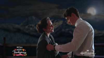 -Okay. That's nice, actually.
-Yeah. - Christmas in Tahoe