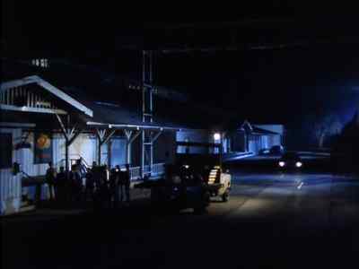 Okay, that's the right pitch. - Tarantulas: The Deadly Cargo