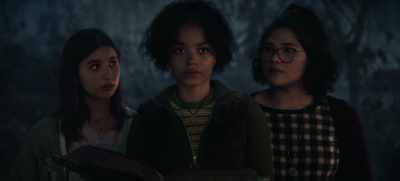 -Okay. "The spell for reuniting."
-Okay. - Hocus Pocus 2